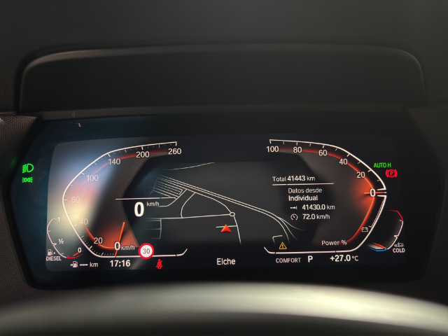 BMW Serie 1 118d color Negro. Año 2024. 110KW(150CV). Diésel. En concesionario Hispamovil Elche de Alicante