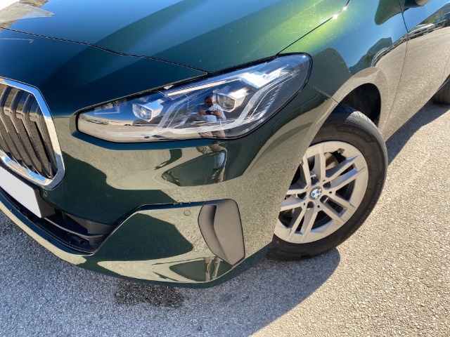 BMW Serie 2 218d Active Tourer color Verde. Año 2024. 110KW(150CV). Diésel. En concesionario Hispamovil, Orihuela de Alicante