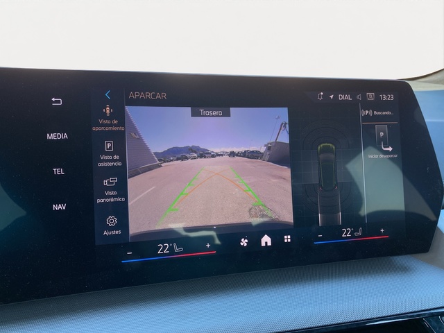 BMW Serie 2 218d Active Tourer color Verde. Año 2024. 110KW(150CV). Diésel. En concesionario Hispamovil, Orihuela de Alicante