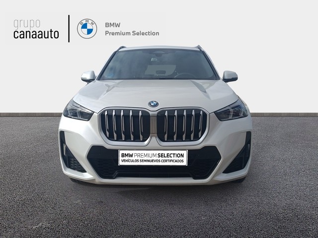BMW X1 xDrive25e color Blanco. Año 2025. 180KW(245CV). Híbrido Electro/Gasolina. En concesionario TACO de Sta. C. Tenerife