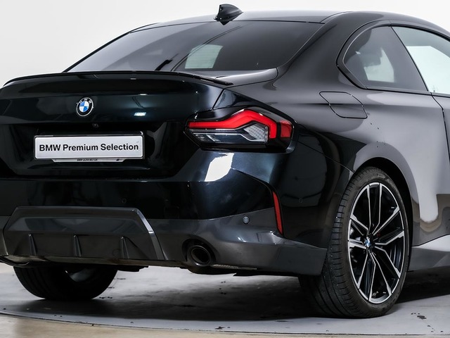 BMW Serie 2 220i Coupe color Negro. Año 2022. 135KW(184CV). Gasolina. En concesionario Oliva Motor Tarragona de Tarragona