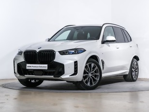 Fotos de BMW X5 xDrive30d color Blanco. Año 2025. 219KW(298CV). Diésel. En concesionario Oliva Motor Tarragona de Tarragona