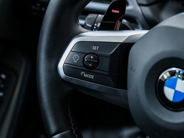 BMW Serie 1 M135i color Negro. Año 2025. 221KW(300CV). Gasolina. En concesionario Oliva Motor Tarragona de Tarragona