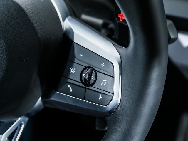 BMW Serie 1 M135i color Negro. Año 2025. 221KW(300CV). Gasolina. En concesionario Oliva Motor Tarragona de Tarragona