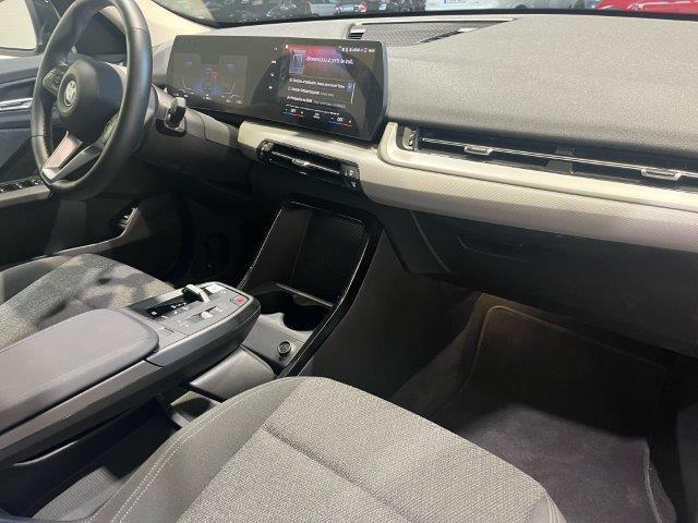 BMW iX1 xDrive30 color Negro. Año 2023. 230KW(313CV). Eléctrico. En concesionario Quadis Munich (Manresa) de Barcelona