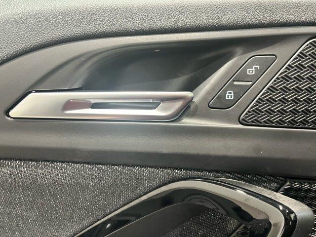 BMW iX1 xDrive30 color Negro. Año 2023. 230KW(313CV). Eléctrico. En concesionario Quadis Munich (Manresa) de Barcelona