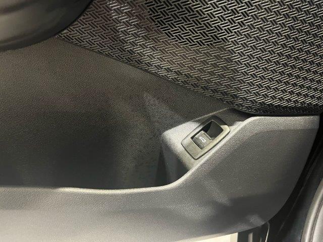 BMW iX1 xDrive30 color Negro. Año 2023. 230KW(313CV). Eléctrico. En concesionario Quadis Munich (Manresa) de Barcelona