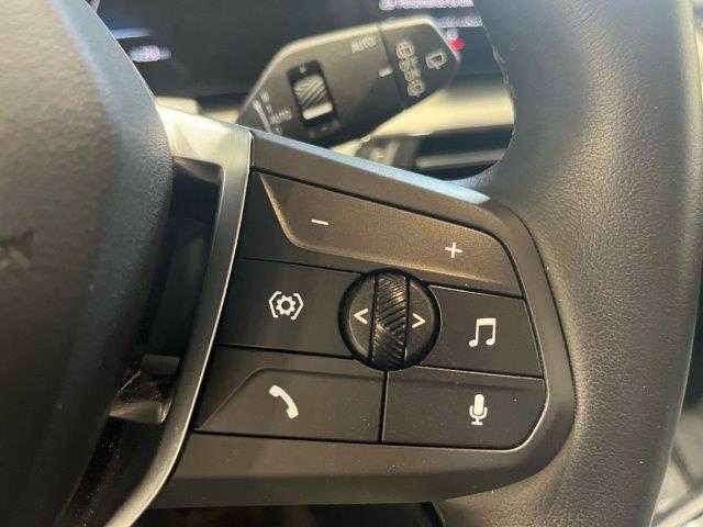 BMW iX1 xDrive30 color Negro. Año 2023. 230KW(313CV). Eléctrico. En concesionario Quadis Munich (Manresa) de Barcelona