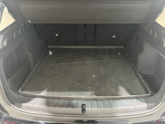 BMW iX1 xDrive30 color Negro. Año 2023. 230KW(313CV). Eléctrico. En concesionario Quadis Munich (Manresa) de Barcelona