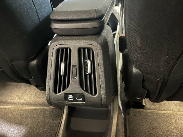 BMW iX1 xDrive30 color Negro. Año 2023. 230KW(313CV). Eléctrico. En concesionario Quadis Munich (Manresa) de Barcelona