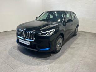 Fotos de BMW iX1 xDrive30 color Negro. Año 2023. 230KW(313CV). Eléctrico. En concesionario Quadis Munich (San Fruitós de Bagés DUC) de Barcelona
