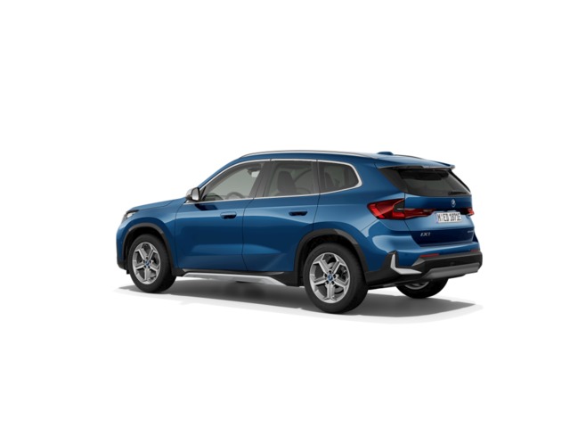 BMW iX1 eDrive20 color Azul. Año 2024. 150KW(204CV). Eléctrico. En concesionario Quadis Munich (Manresa) de Barcelona