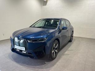 Fotos de BMW iX xDrive40 color Azul. Año 2022. 240KW(326CV). Eléctrico. En concesionario Quadis Munich (San Fruitós de Bagés DUC) de Barcelona