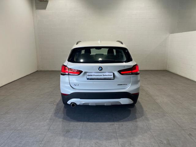 BMW X1 xDrive25e color Blanco. Año 2021. 162KW(220CV). Híbrido Electro/Gasolina. En concesionario Quadis Munich (San Fruitós de Bagés DUC) de Barcelona