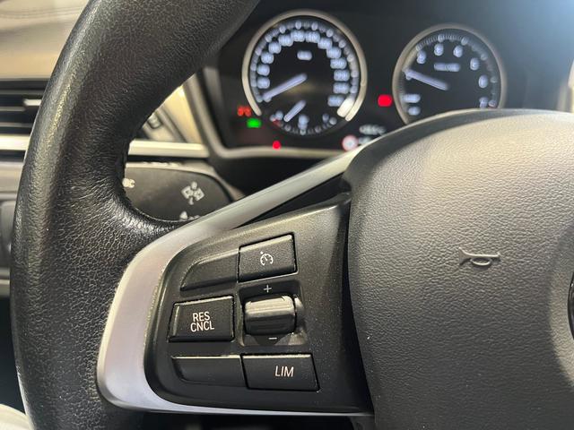 BMW X1 xDrive25e color Blanco. Año 2021. 162KW(220CV). Híbrido Electro/Gasolina. En concesionario Quadis Munich (San Fruitós de Bagés DUC) de Barcelona