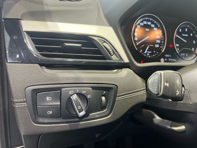 BMW X2 sDrive16d color Negro. Año 2021. 85KW(116CV). Diésel. En concesionario Quadis Munich (San Fruitós de Bagés DUC) de Barcelona