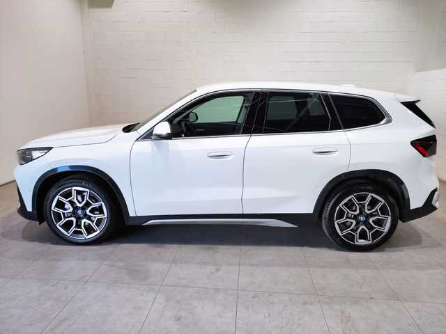 Foto 3 BMW iX1 eDrive20 150 kW (204 CV)