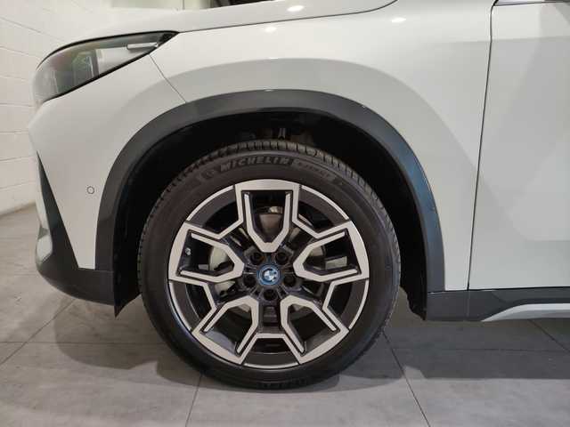 Foto 12 BMW iX1 eDrive20 150 kW (204 CV)