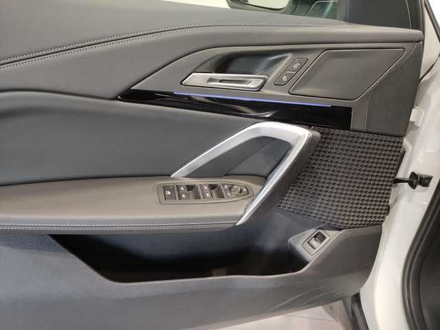 Foto 16 BMW iX1 eDrive20 150 kW (204 CV)