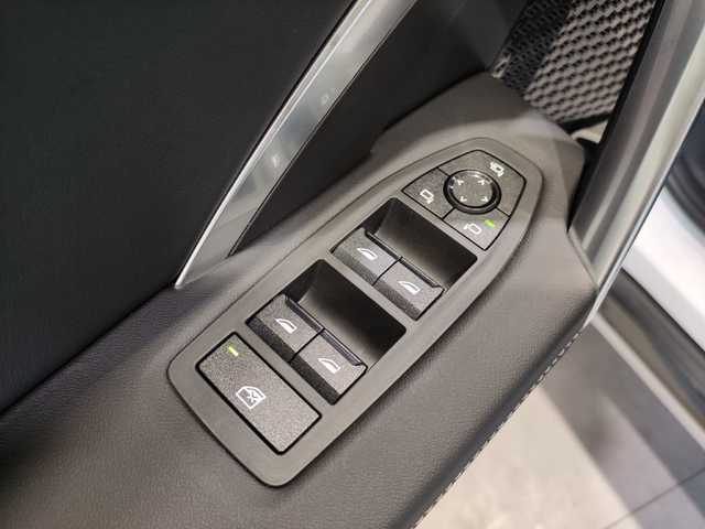 Foto 18 BMW iX1 eDrive20 150 kW (204 CV)