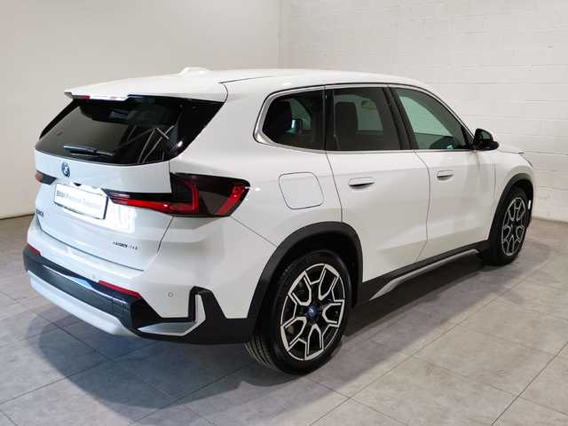 BMW iX1 eDrive20 color Blanco. Año 2025. 150KW(204CV). Eléctrico. En concesionario Quadis Munich (Manresa) de Barcelona