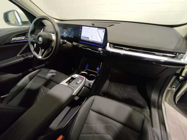 BMW iX1 eDrive20 color Blanco. Año 2025. 150KW(204CV). Eléctrico. En concesionario Quadis Munich (Manresa) de Barcelona