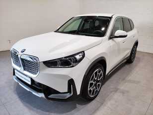 Fotos de BMW iX1 eDrive20 color Blanco. Año 2025. 150KW(204CV). Eléctrico. En concesionario Quadis Munich (San Fruitós de Bagés DUC) de Barcelona