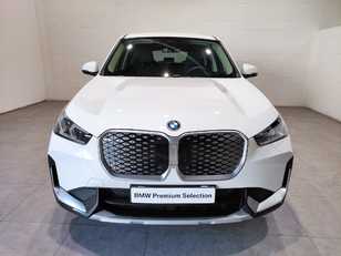 Fotos de BMW iX1 eDrive20 color Blanco. Año 2025. 150KW(204CV). Eléctrico. En concesionario Quadis Munich (San Fruitós de Bagés DUC) de Barcelona