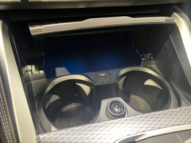 BMW i4 eDrive40 color Blanco. Año 2025. 250KW(340CV). Eléctrico. En concesionario Quadis Munich (Manresa) de Barcelona