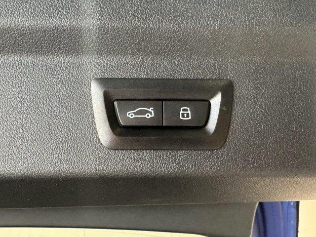 Foto 23 BMW iX2 xDrive30 230 kW (313 CV)