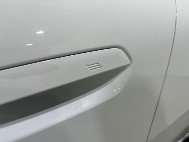 BMW iX2 eDrive20 color Blanco. Año 2025. 150KW(204CV). Diésel. En concesionario Quadis Munich (San Fruitós de Bagés DUC) de Barcelona