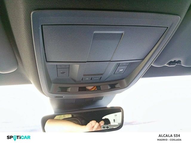 Foto 23 Peugeot 3008 Allure Hybrid eDCS6 100 kW (136 CV)