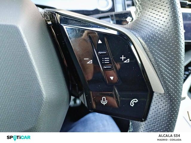 Foto 21 Peugeot 3008 GT Hybrid eDCS6 100 kW (136 CV)