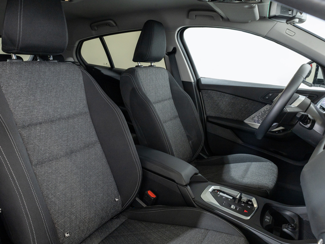 BMW Serie 1 116i color Blanco. Año 2025. 90KW(122CV). Gasolina. En concesionario Oliva Motor Girona de Girona