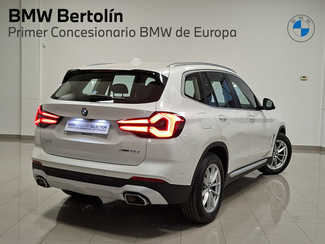 BMW X3 xDrive20d color Blanco. Año 2021. 140KW(190CV). Diésel. En concesionario Automoviles Bertolin, S.L. de Valencia