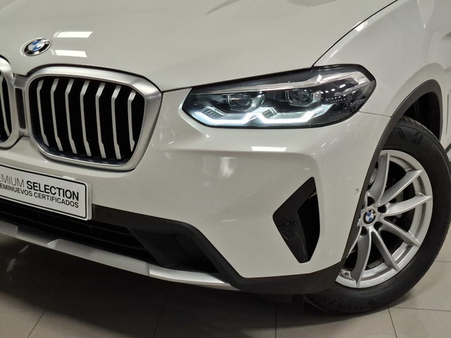 BMW X3 xDrive20d color Blanco. Año 2021. 140KW(190CV). Diésel. En concesionario Automoviles Bertolin, S.L. de Valencia