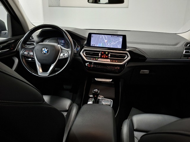 BMW X3 xDrive20d color Blanco. Año 2021. 140KW(190CV). Diésel. En concesionario Automoviles Bertolin, S.L. de Valencia