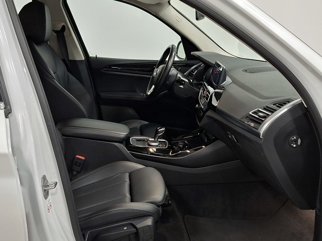 BMW X3 xDrive20d color Blanco. Año 2021. 140KW(190CV). Diésel. En concesionario Automoviles Bertolin, S.L. de Valencia