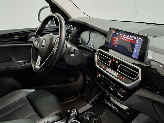 BMW X3 xDrive20d color Blanco. Año 2021. 140KW(190CV). Diésel. En concesionario Automoviles Bertolin, S.L. de Valencia