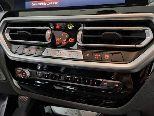 BMW X3 xDrive20d color Blanco. Año 2021. 140KW(190CV). Diésel. En concesionario Automoviles Bertolin, S.L. de Valencia