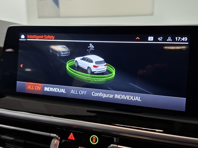 BMW X3 xDrive20d color Blanco. Año 2021. 140KW(190CV). Diésel. En concesionario Automoviles Bertolin, S.L. de Valencia