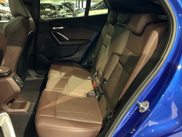 BMW X2 sDrive18d color Azul. Año 2025. 110KW(150CV). Diésel. En concesionario BMW Marcos Automoción de Valencia