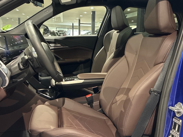 BMW X2 sDrive18d color Azul. Año 2025. 110KW(150CV). Diésel. En concesionario BMW Marcos Automoción de Valencia