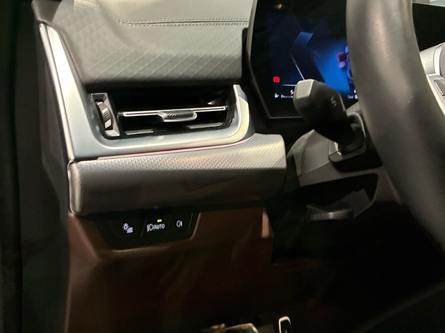 BMW X2 sDrive18d color Azul. Año 2025. 110KW(150CV). Diésel. En concesionario BMW Marcos Automoción de Valencia