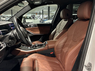 BMW X5 xDrive30d color Blanco. Año 2025. 219KW(298CV). Diésel. En concesionario BMW Marcos Automoción de Valencia