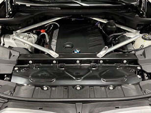 BMW X5 xDrive30d color Blanco. Año 2025. 219KW(298CV). Diésel. En concesionario BMW Marcos Automoción de Valencia