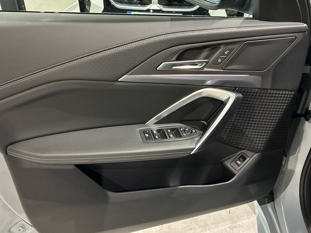 BMW X2 sDrive18d color Gris. Año 2025. 110KW(150CV). Diésel. En concesionario BMW Marcos Automoción de Valencia