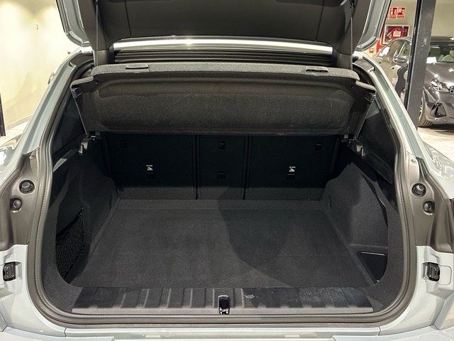 BMW X2 sDrive18d color Gris. Año 2025. 110KW(150CV). Diésel. En concesionario BMW Marcos Automoción de Valencia