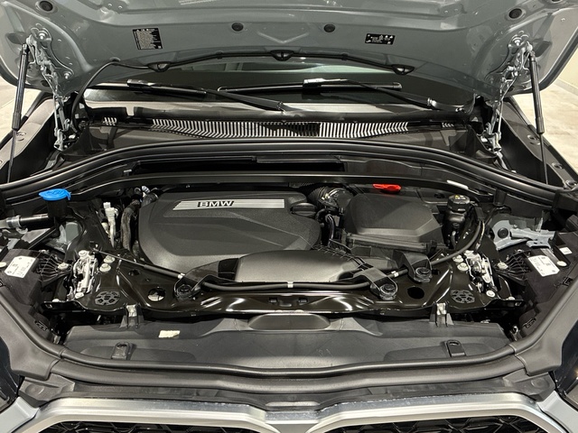 BMW X2 sDrive18d color Gris. Año 2025. 110KW(150CV). Diésel. En concesionario BMW Marcos Automoción de Valencia