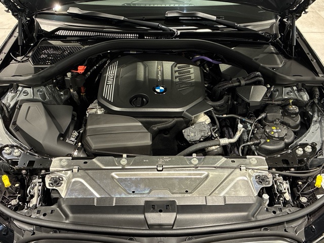 BMW Serie 3 320d Touring color Gris. Año 2025. 140KW(190CV). Diésel. En concesionario BMW Marcos Automoción de Valencia